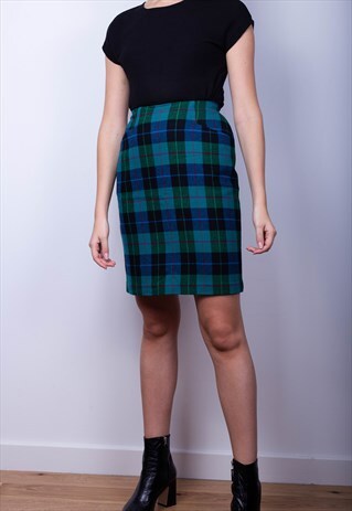 90'S INSPIRED LAMBS WOOL TARTAN SKIRT