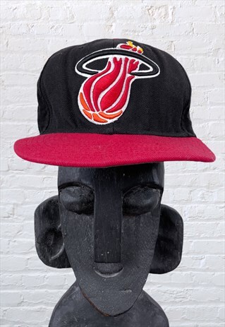 VINTAGE MIAMI HEAT NEW ERA MITCHELL & NESS SNAPBACK CAP HAT