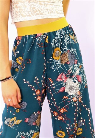 CROPPED TROUSERS WITH FLOWER & BUTTERFLY PRINT