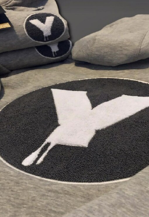 garment image