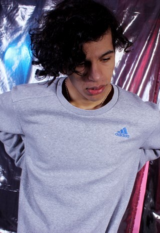 VINTAGE ADIDAS GREY EMBROIDERED SWEATSHIRT