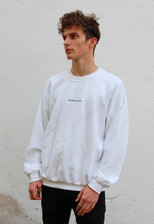 G&G UNISEX WHITE WRITING SWEATSHIRT