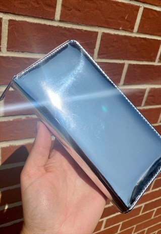 VINTAGE INSPIRED WALLET IN SILVER CHROME WITH SILVER ZIPPER