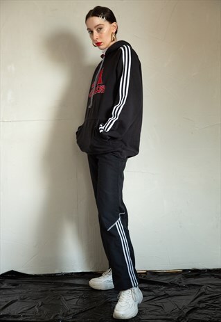 90S VINTAGE ADIDAS BLACK TRACK PANTS . THREE STRIPES. UNISEX