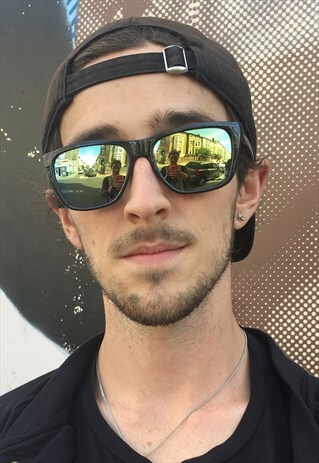 VINTAGE BLACK WAYFARER GOLD MIRROR LENS SUNGLASSES
