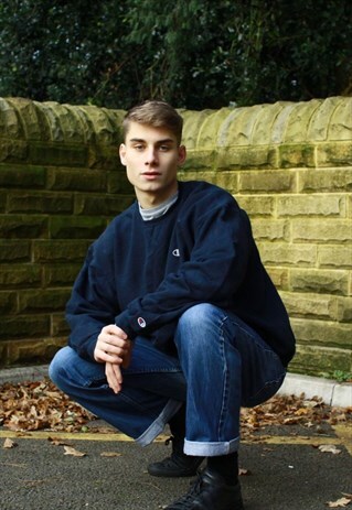 VINTAGE BLUE CHAMPION SWEATSHIRT