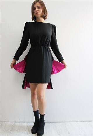 INTERESTING V BACK RUFFLE DRESS