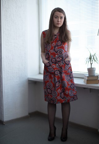 VINTAGE 70'S RED PATTERNED SLEEVELESS BUTTON UP DRESS
