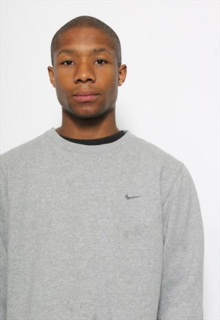VINTAGE NIKE SWEATSHIRT