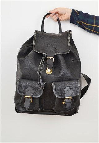 DRAWSTRING BLACK BACKPACK DISTRESSED STYLE DOUBLE BUCKLE