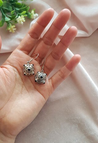VINTAGE STERLING SILVER ONYX AND MARCASITE CRATER EARRINGS