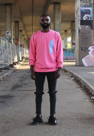 SWEATER IN HOT PINK WITH FRONT LIGHT BLUE PRINT