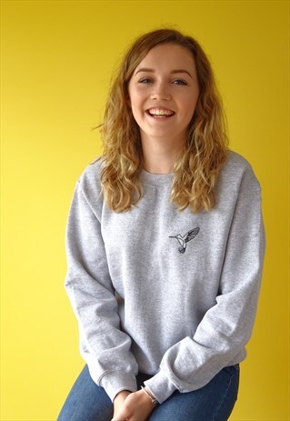 UNISEX SWEATSHIRT IN GREY WITH HUMMINGBIRD EMBROIDERY