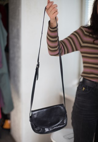 VINTAGE 80'S BLACK LEATHER CROSS BODY BAG