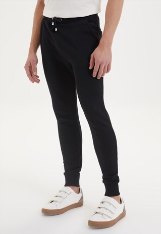 ESSENTIALS ORGANIC COTTON JOGGER IN BLACK