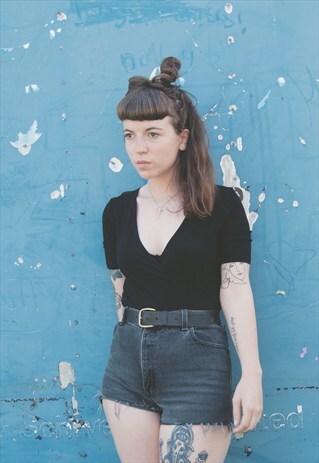 VINTAGE 90'S CUT OFF BLACK DENIM LEVIS SHORTS