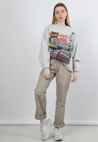 VINTAGE LARGE GREY HOOTERS PRINT SWEATSHIRT