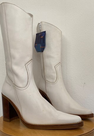 Y2K VINTAGE DESTROY WHITE WESTERN POINTY BOOTS