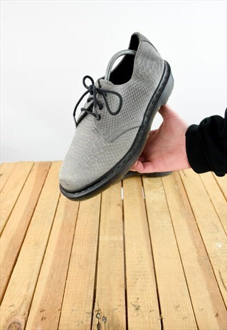DR MARTEN GREY SCALE PRINT 3 EYELET SHOE