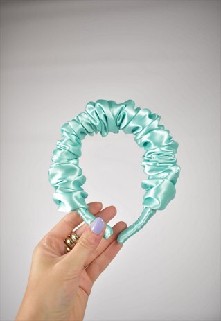 SATIN SCRUNCHIE HEADBAND IN FRESH MINT
