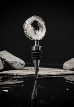 Bottle Stopper With Natural Agate Crystal And Silver Edge