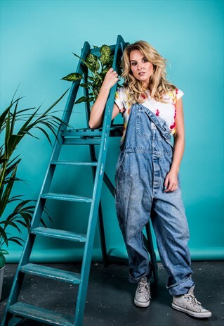 VINTAGE LEE DUNGAREES IN BLUE DENIM WITH RIPS