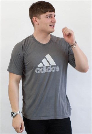 VINTAGE ADIDAS T-SHIRT