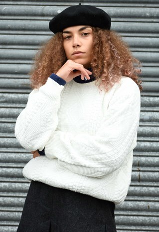 BEAUTIFUL VINTAGE WHITE COZY CHUNKY KNIT JUMPER