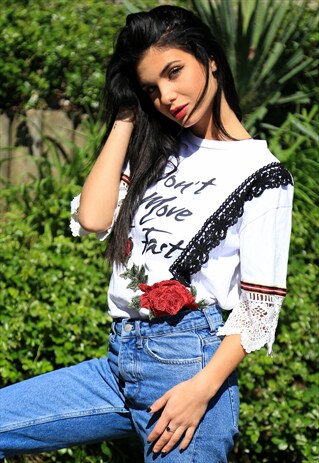 CROCHET ROSE EMBROIDERY APPLIQUE TEE - WHITE