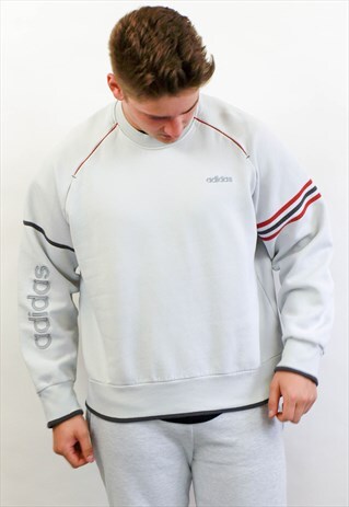 VINTAGE ADIDAS SWEATSHIRT