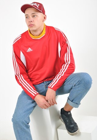 VINTAGE ADIDAS JERSEY IN RED