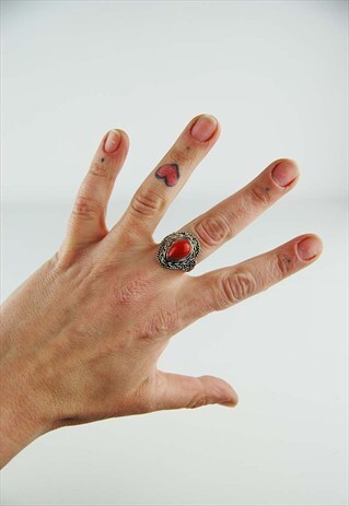 VINTAGE ETHNIC BOHO RED TEARDROP STONE RING -M