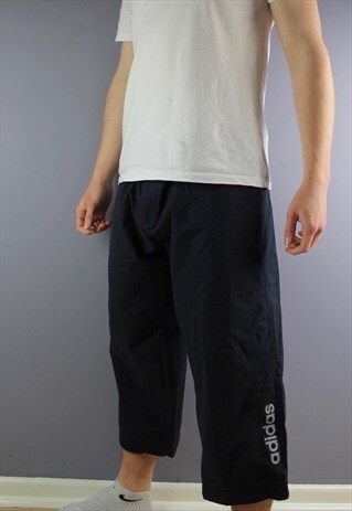 VINTAGE ADIDAS 3/4 LENGTH SHORTS IN NAVY WITH POCKETS, EMBRO