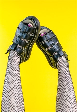 MADE IN ENGLAND VINTAGE DR MARTEN SANDALS