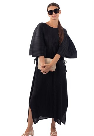 FULL LENGTH PLEATED MAXI DRESS WITH CAP SLEEVES IN BLACK