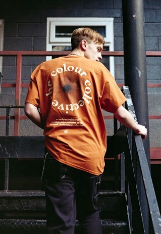 COLOUR COLLECTIVE 'WALLFLOWER' GRAPHIC TEE IN RUST ORANGE