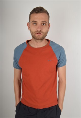NIKE T-SHIRT SIZE S (1059)