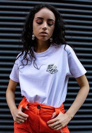 TSHIRT IN WHITE WITH EMBROIDERED DEEP PAN SEXUAL