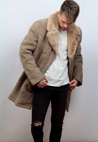 1970'S VINTAGE LONG LENGTH SHEEPSKIN/SHEARLING COAT IN GREY