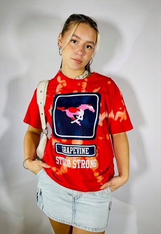 Vintage Y2K USA Tie Dye Size M T-Shirt in Red