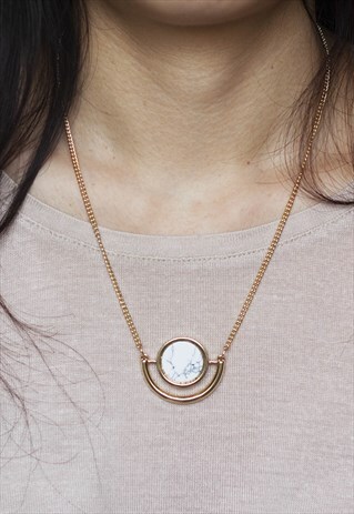 ROUND MARBLED STONE NECKLACE (WHITE)