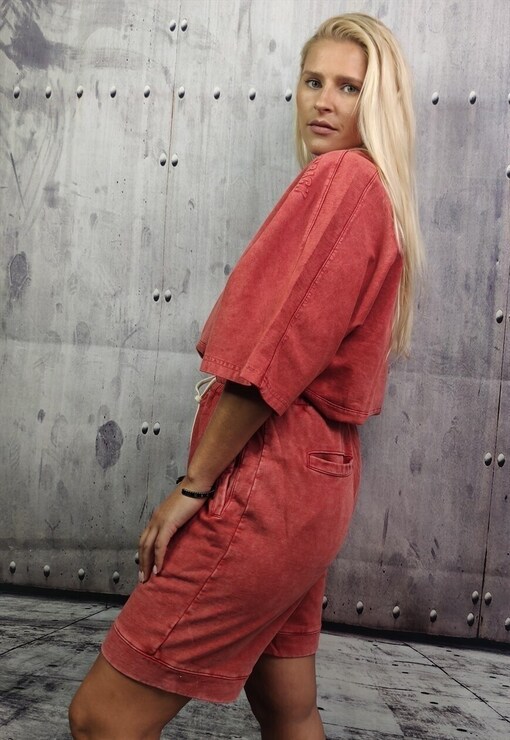 garment image