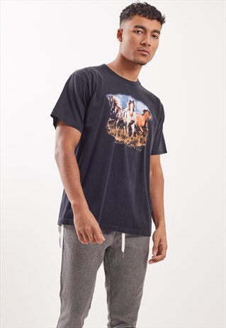 VINTAGE HORSES GRAPHIC PRINT T-SHIRT