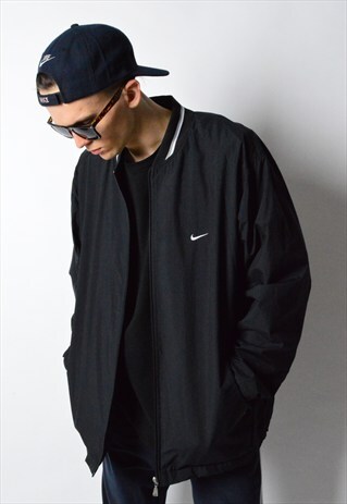 VINTAGE 90S BLACK MINIMALIST SHELL NIKE JACKET