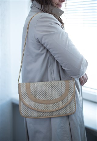 VINTAGE 80'S BEIGE STRAW CHAIN CLUTCH BAG