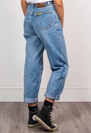 VINTAGE 90'S STONEWASH BLUE DENIM HIGH WAIST MOM JEANS