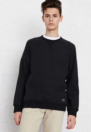VINTAGE BLACK NIKE ROUND NECK KNIT JUMPER