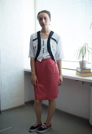 VINTAGE 90'S WHITE/BLACK CROP TOP