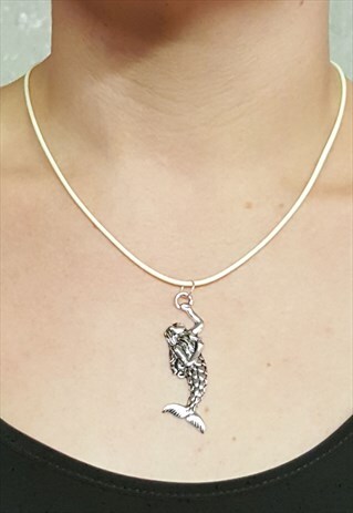 MERMAID CHARM CREAM NECKLACE