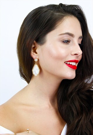 WHITE ACRYLIC GEOMETRIC GOLD DROP DANGLE EARRINGS